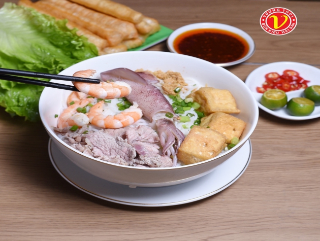 Hương Vị Bún Riêu Hải Sản Vương Thủy